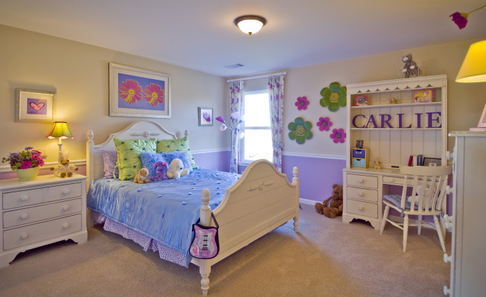 Kid's Bedroom in Hickory II model 